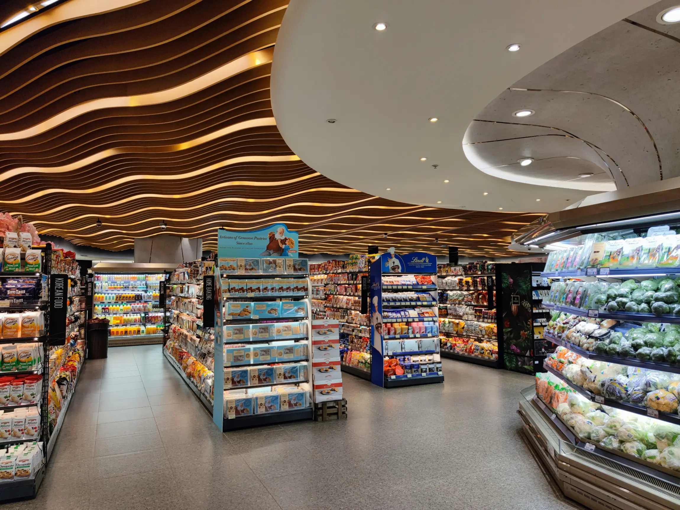 Retail Displays And Fixtures